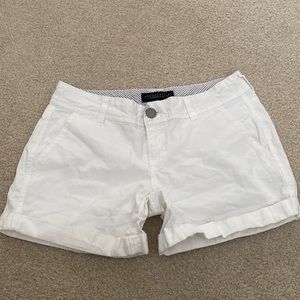 white Aéropostale shorts